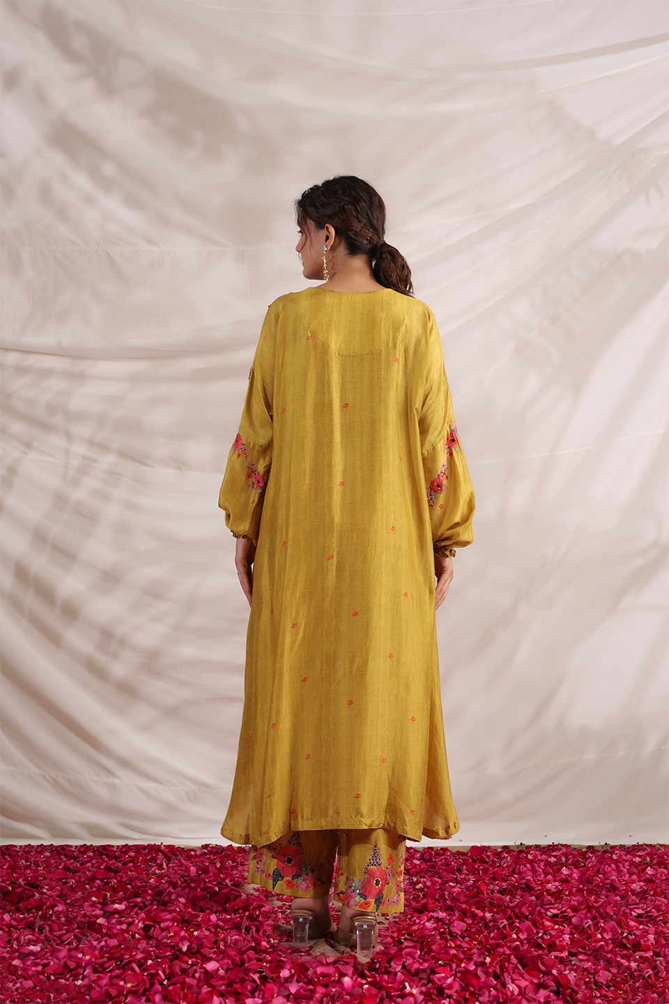 Bahaar Shoulder Embroidered Kurta Set