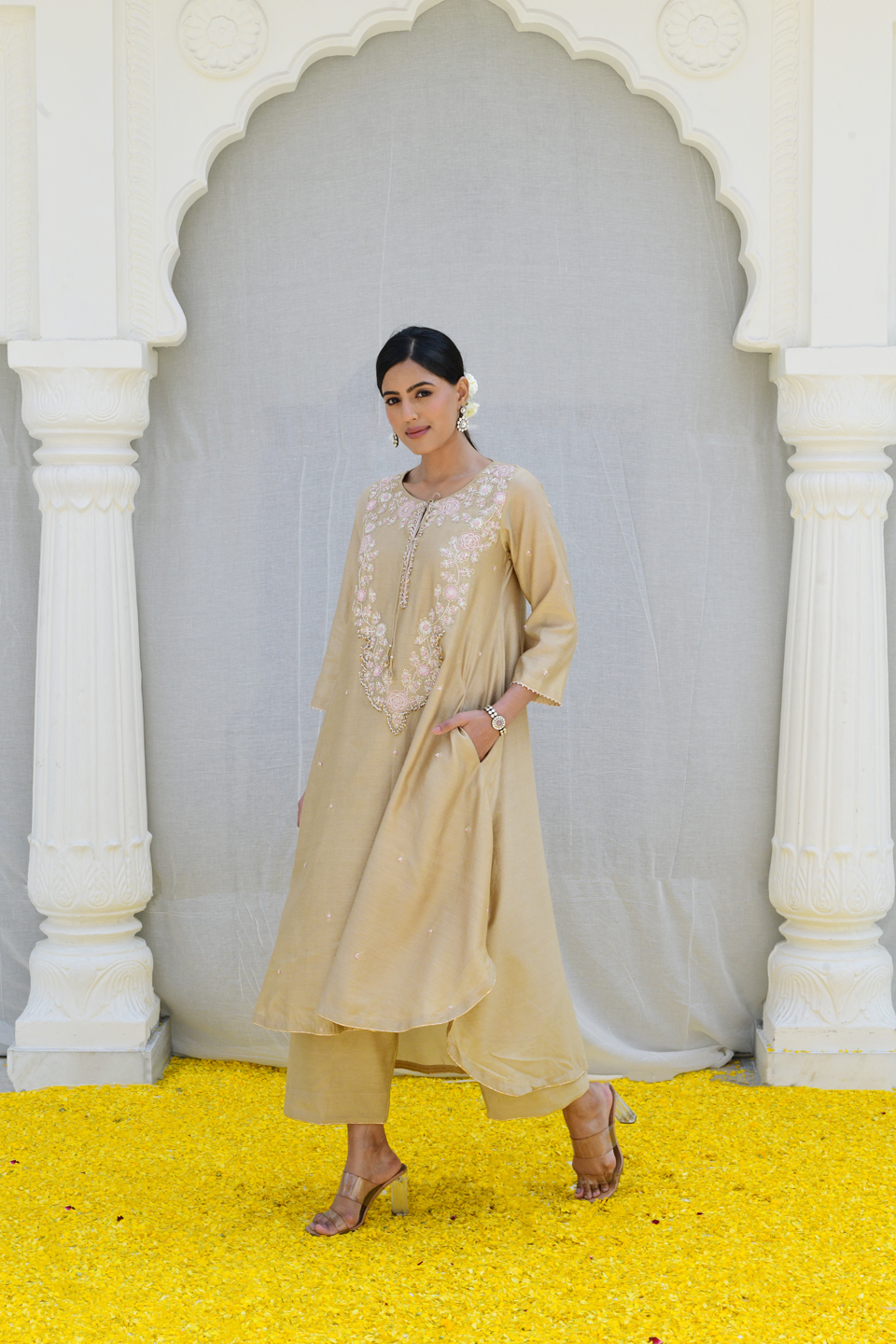 Ivory Roselyn Neck Embroidery Kurta Set
