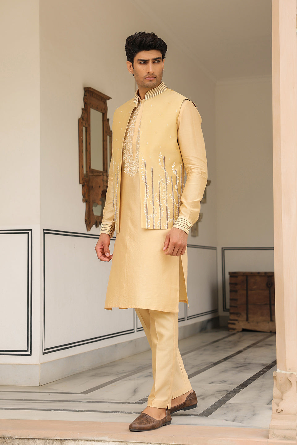 Gulzar Beige Floral Embroidered Bandi
