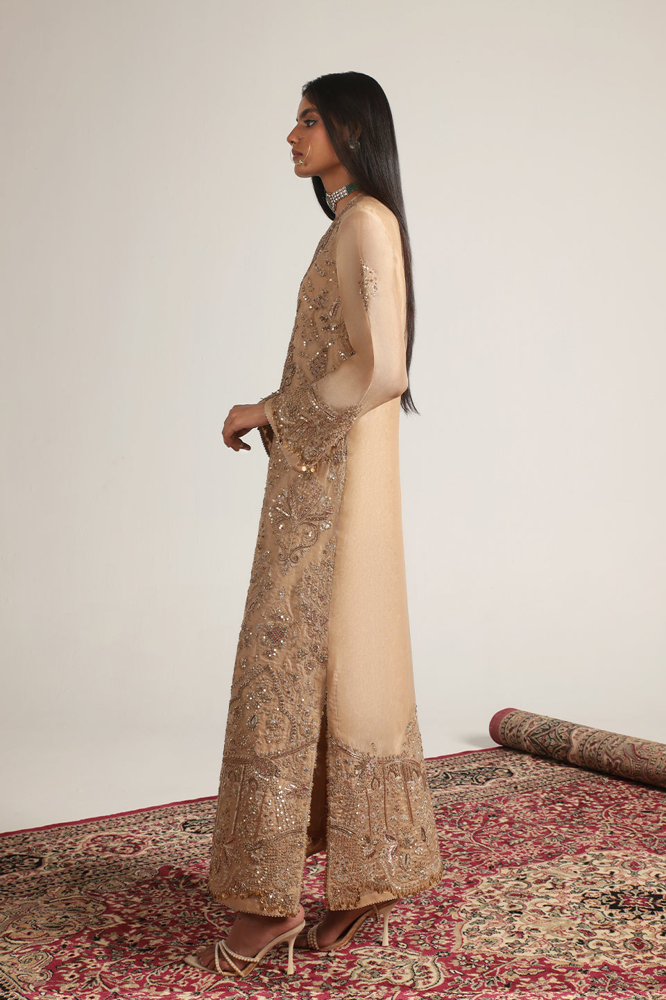 Zar:Rang Ivory Heavy Jaal Kaftan Set