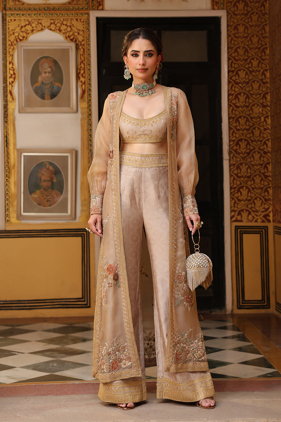 Ahista Ivory Cape Set