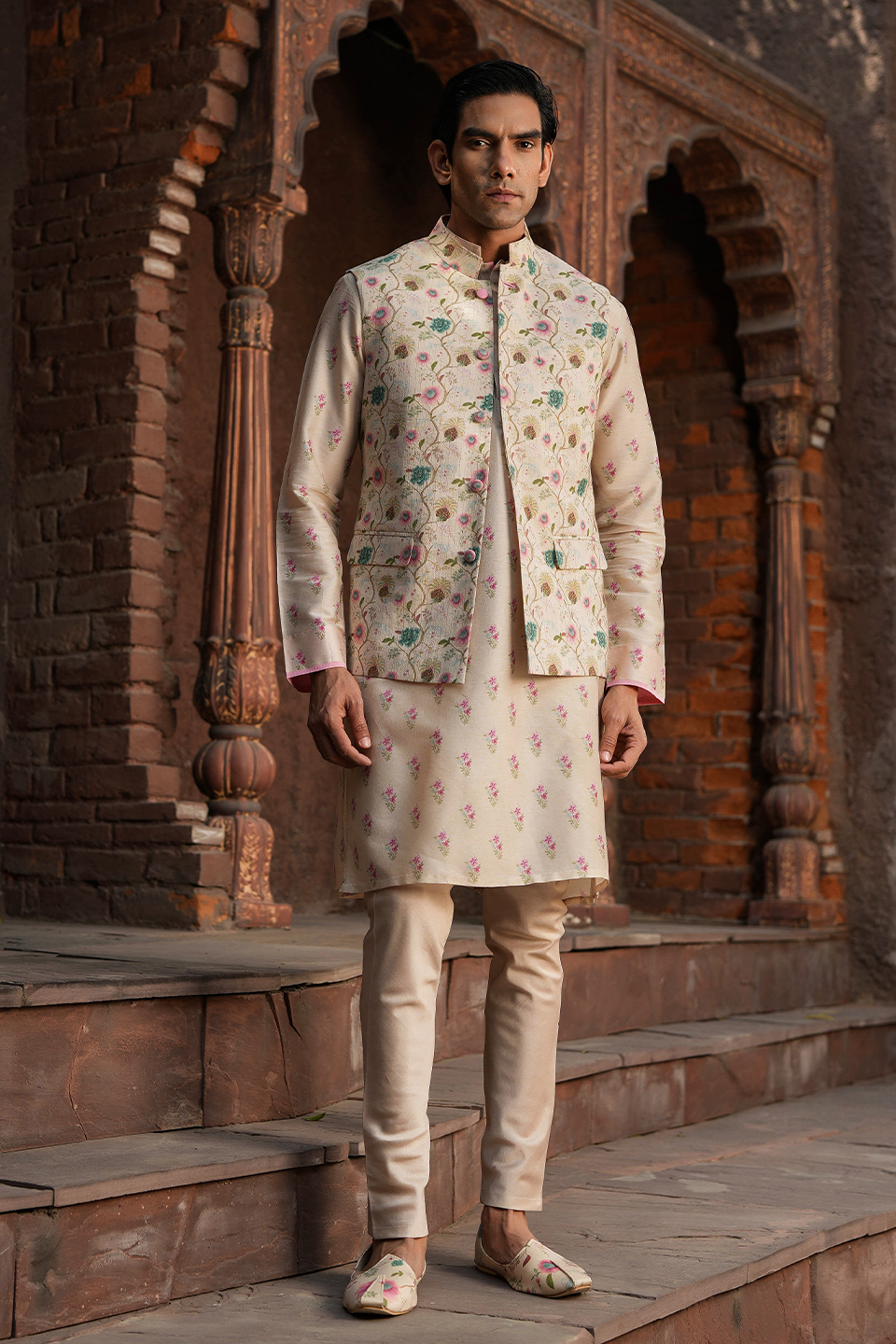 Ivory Mughal Printed Bandi