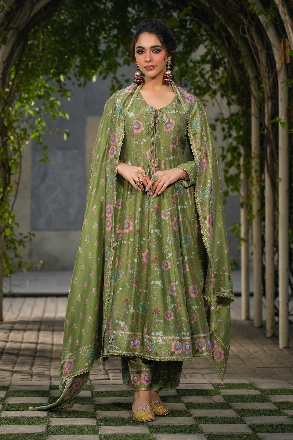 Mughal Bano Kalidar Set