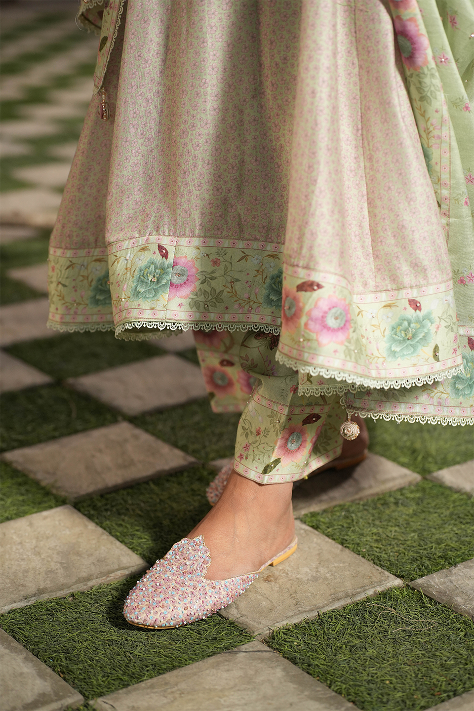 Mughal Jutti Small Flower Dusty Pink