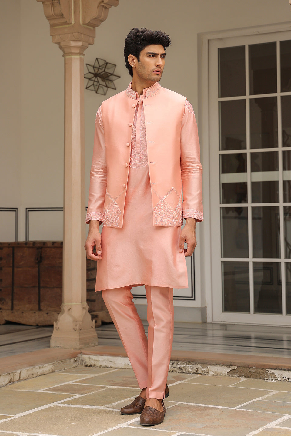 Gulzar Pink Floral Threadwork Bandi