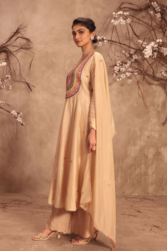 Nazakat Ivory Kalidaar Set