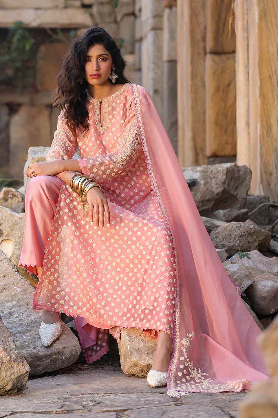 Vaayu Pink Buti Kurta Set