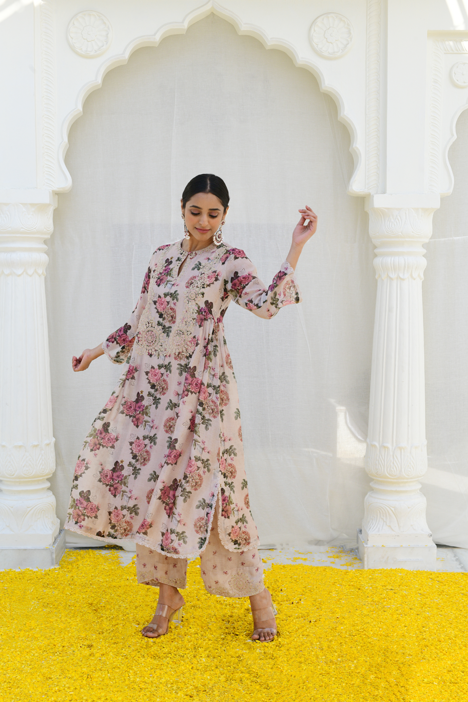 Ivory Floral Rose Square Neck Kurta set