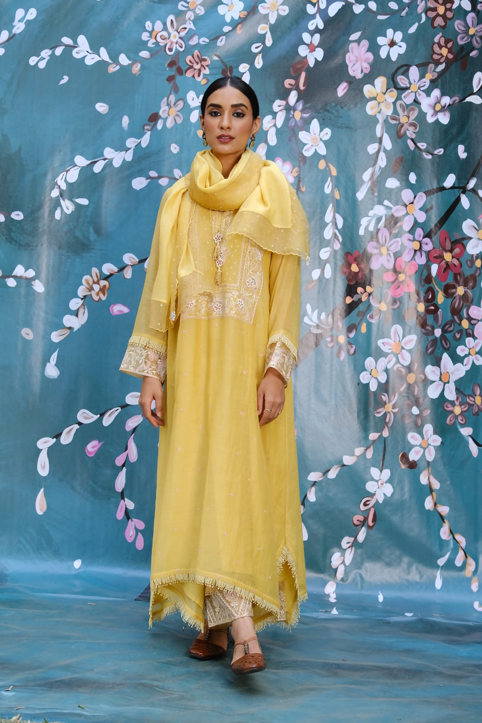 Yellow Thread Jaal Square Neck Kurta Set