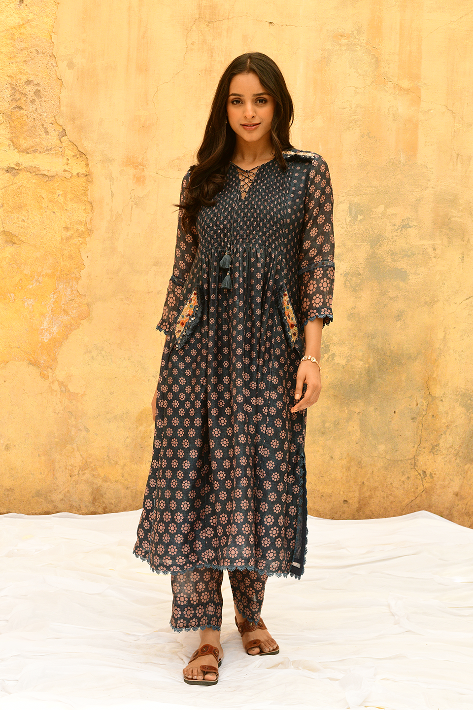 Blue Dotted Cascade Pocket Style