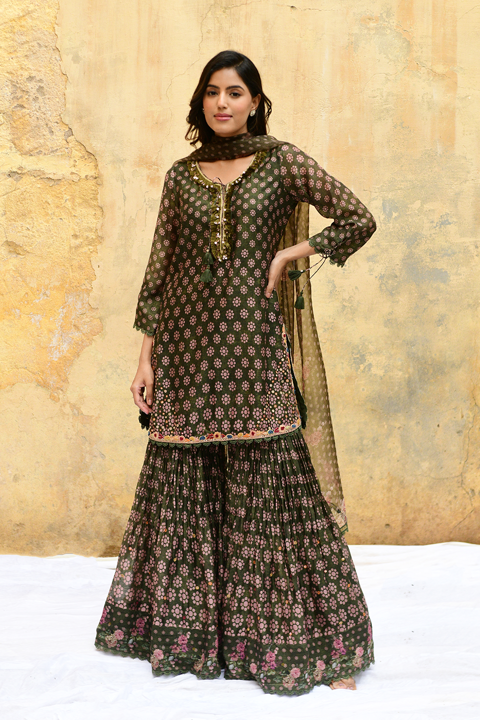 Green Dotted Cascade Sharara