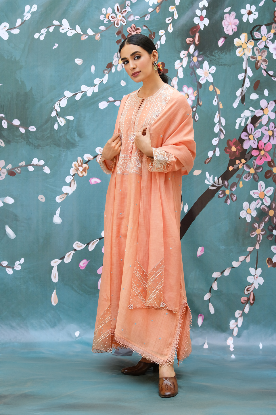 Peach Thread Jaal Square Neck Kurta Set