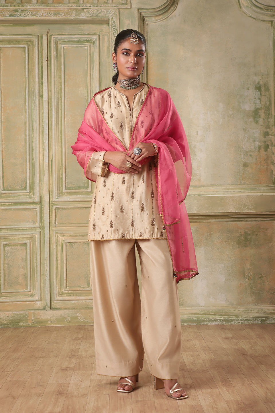 Zar:Rang Ivory Buti Kurta Set