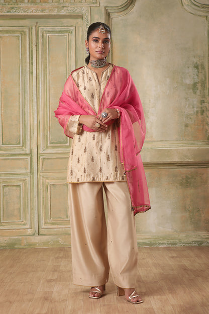 Zar:Rang Ivory Buti Kurta Set