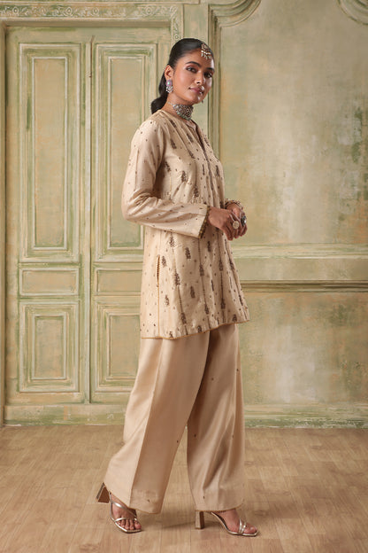 Zar:Rang Ivory Buti Kurta Set