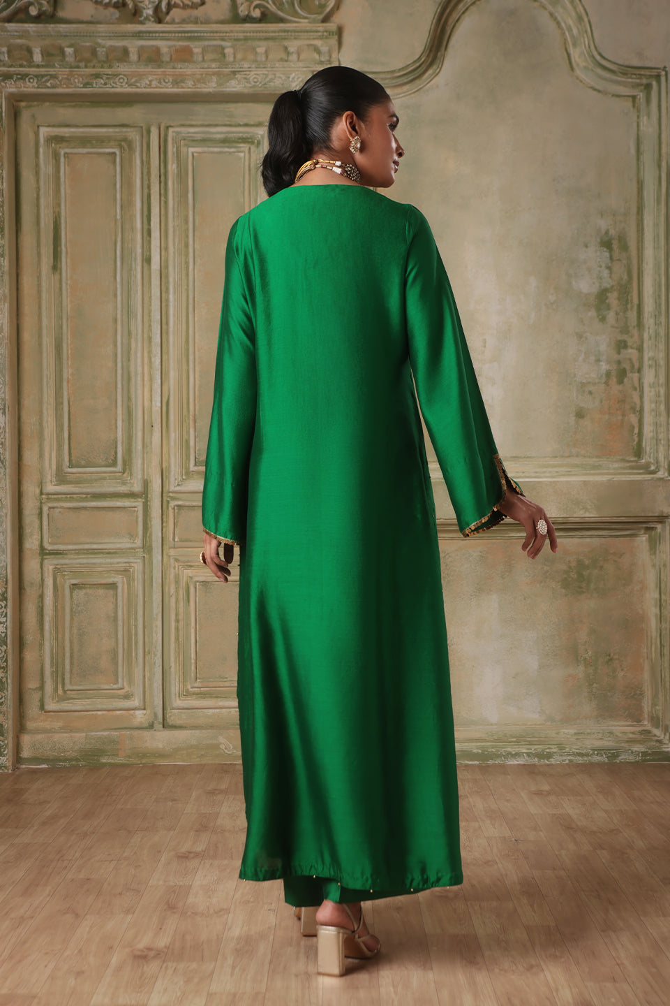 Zar:Rang Green Heavy Neck Kurta Set