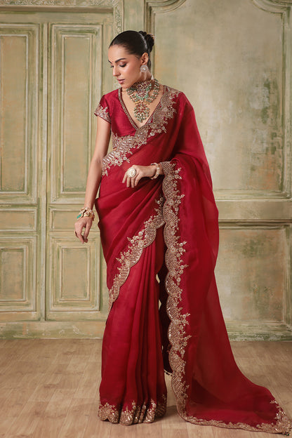 Zar:Rang  Maroon Scallop Border Saree Set