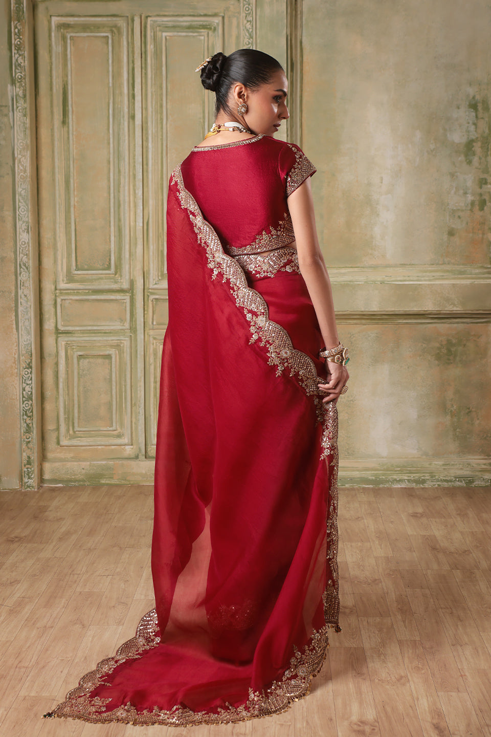 Zar:Rang  Maroon Scallop Border Saree Set