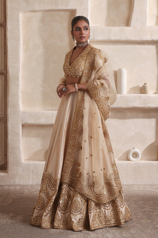 Zar:Rang Ivory Scallop Lehenga Set