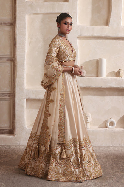 Zar:Rang Ivory Scallop Lehenga Set