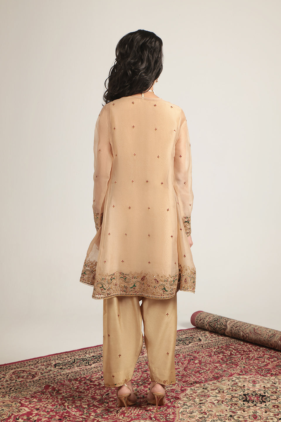Zar:Rang Ivory Short Pheran Kurta Set