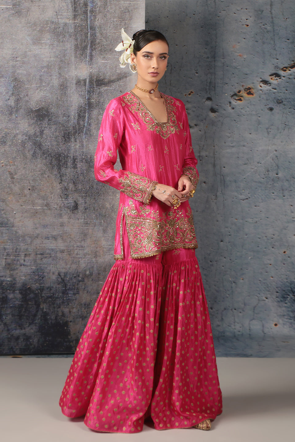 Zar:Rang Pink Buti Sharara Set