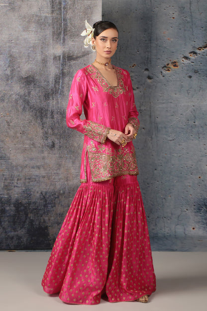 Zar:Rang Pink Buti Sharara Set