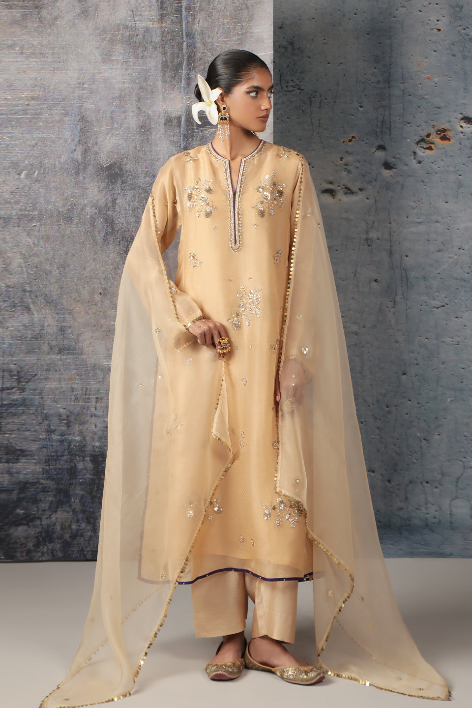 Zar:Rang Ivory Phool Kurta Set