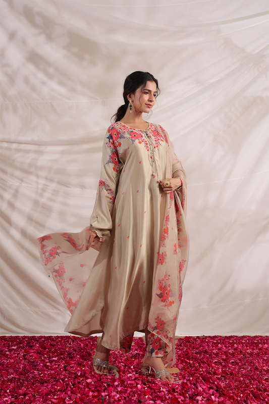 Bahaar Shoulder Embroidered Kurta Set