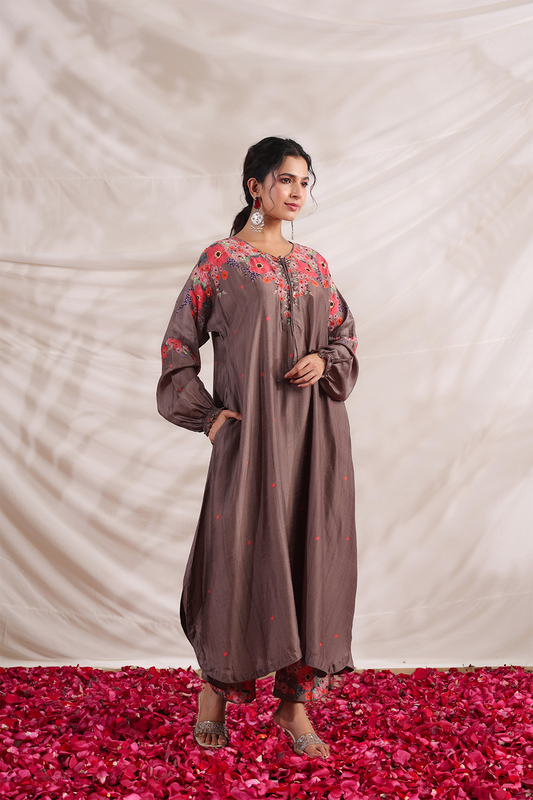 Bahaar Shoulder Embroidered Kurta Set