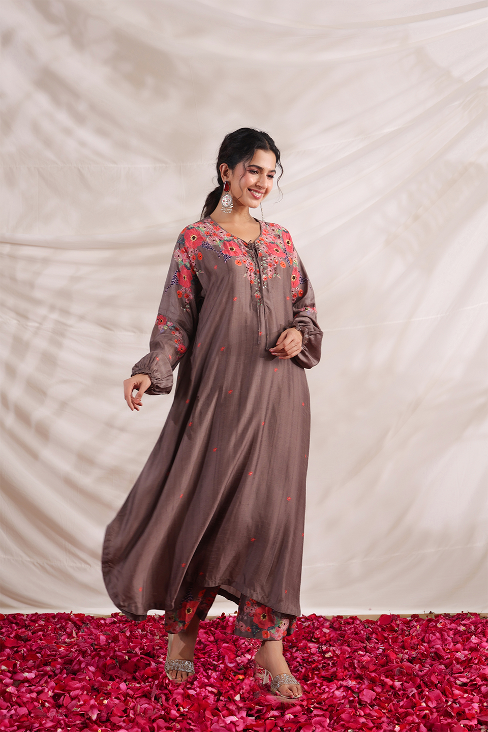 Bahaar Shoulder Embroidered Kurta Set