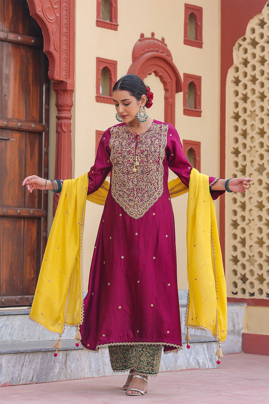 Bird Embroidered Long Kurta