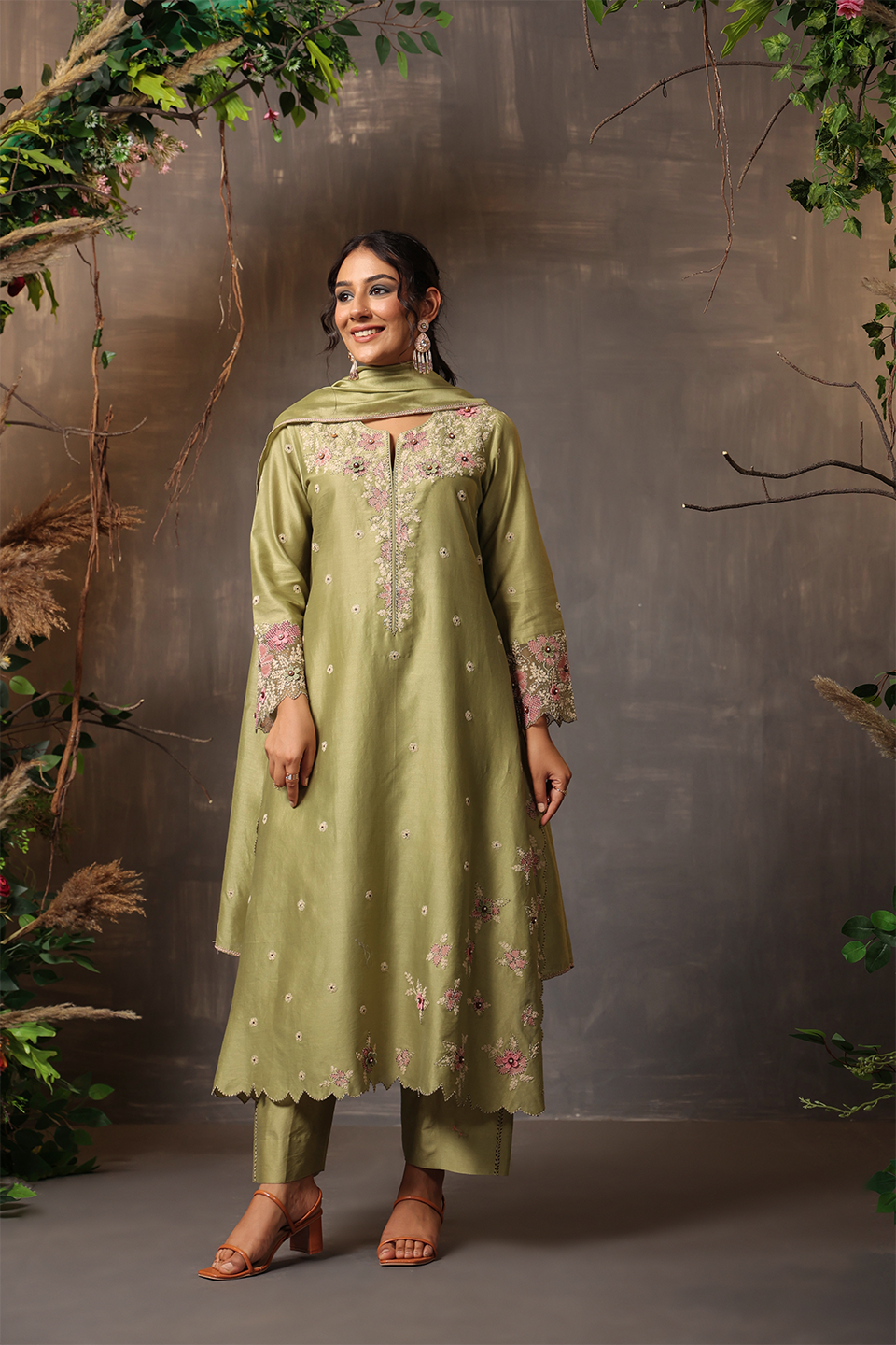 Gulshan Applique Kurta Set