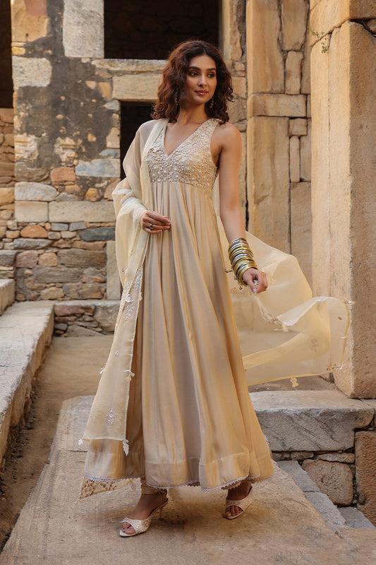 Vaayu Ivory Sleeveless Kalidar Set