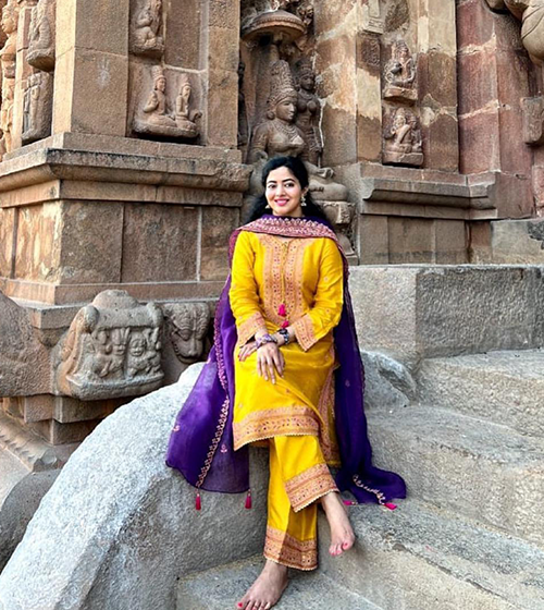 Mustard Kairi Buta Jaal Long Kurta Set