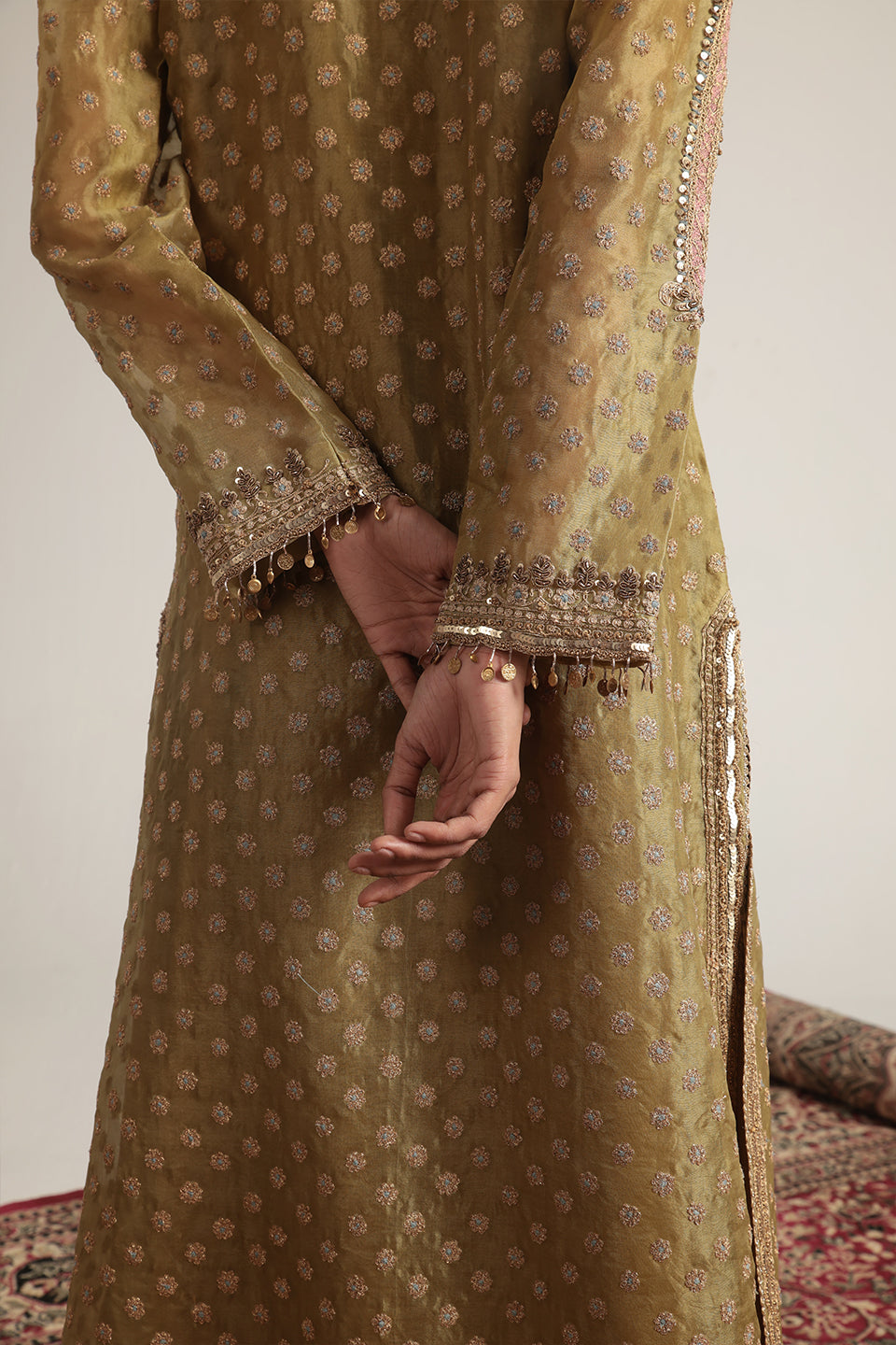 Zar:Rang Olive Green Buti kurta Set