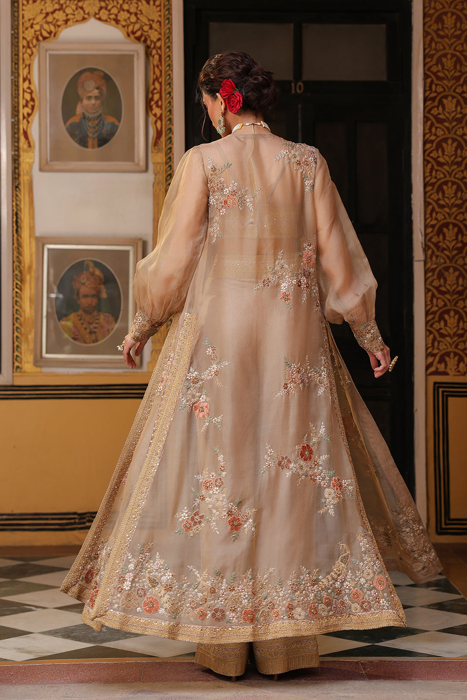 Ahista Ivory Cape Set