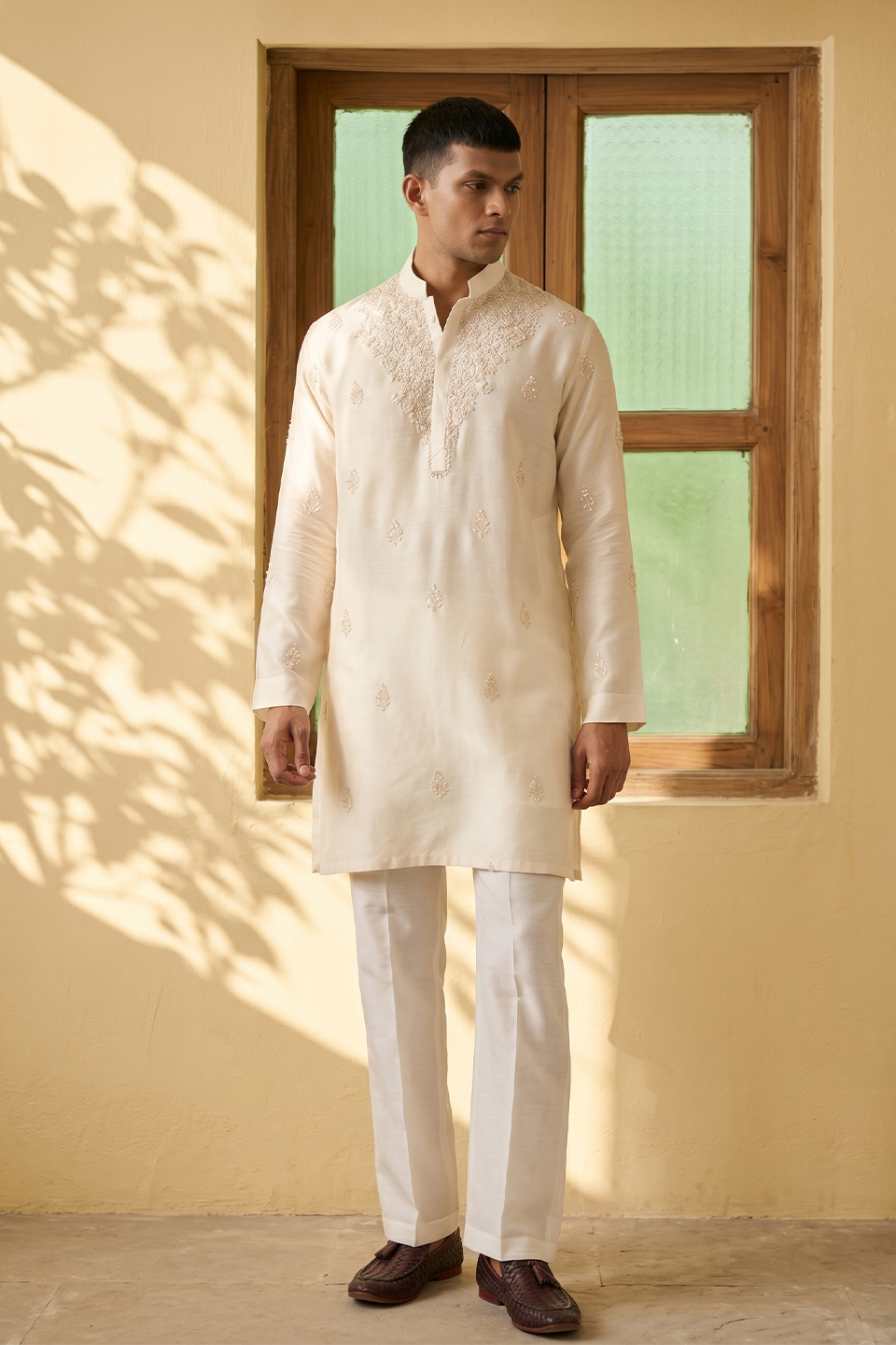 Vaayu Ivory Resham Tikki Butti Embroidered Kurta Set