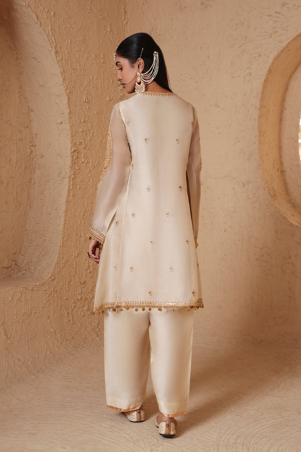 Mehrang Ivory Short Pheran Kurta Set