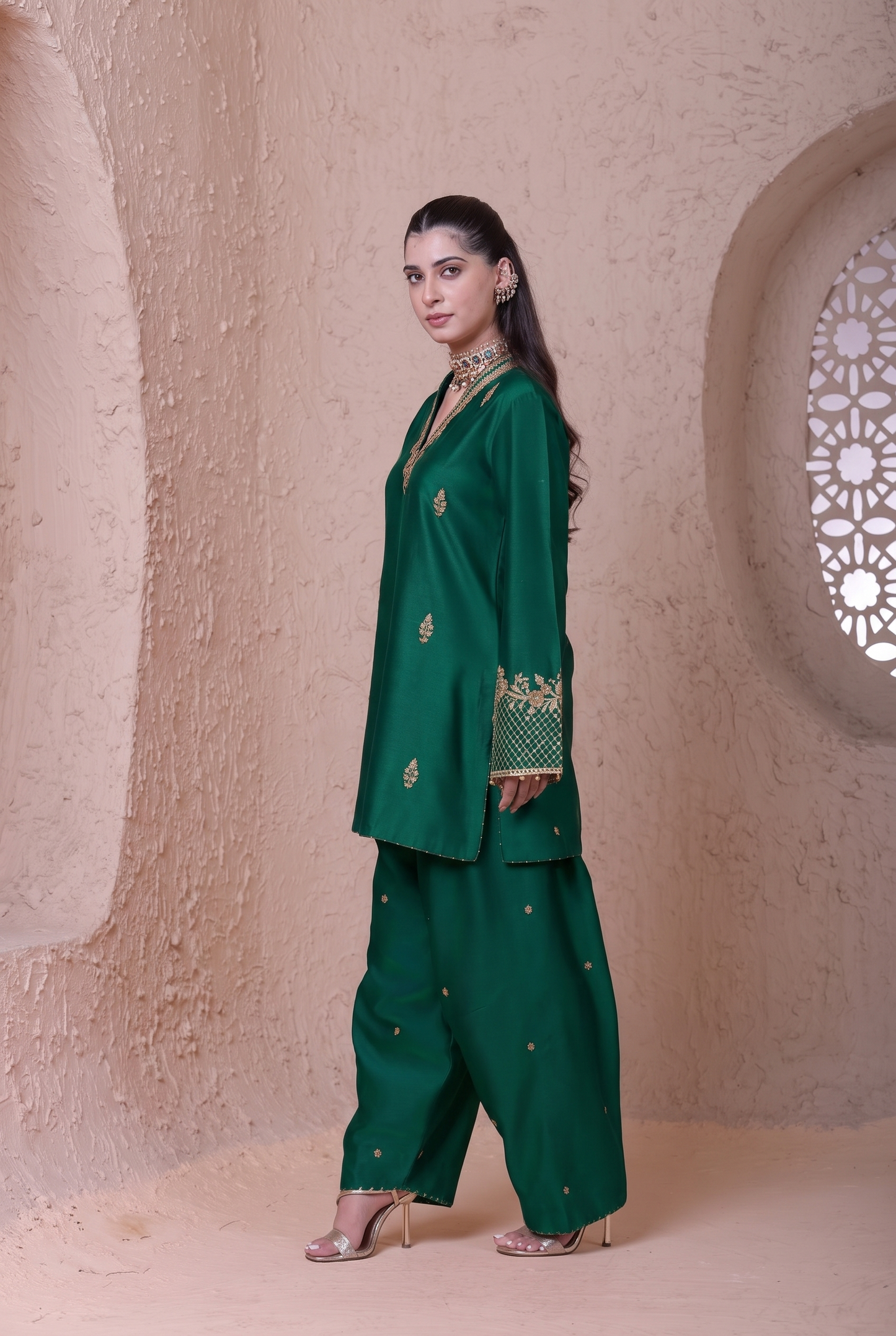 Rangrez Green V Neck Short Kurta Set
