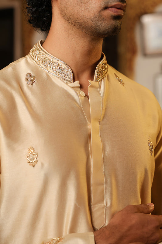 Ahista Ivory Zardosi Buti Kurta Set