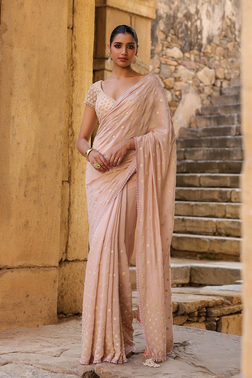 Vaayu Light Pink Heavy Buti Saree Set