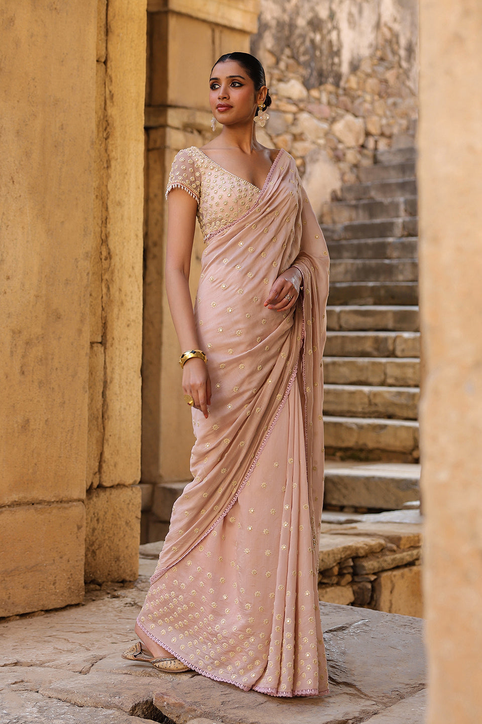 Vaayu Light Pink Heavy Buti Saree Set