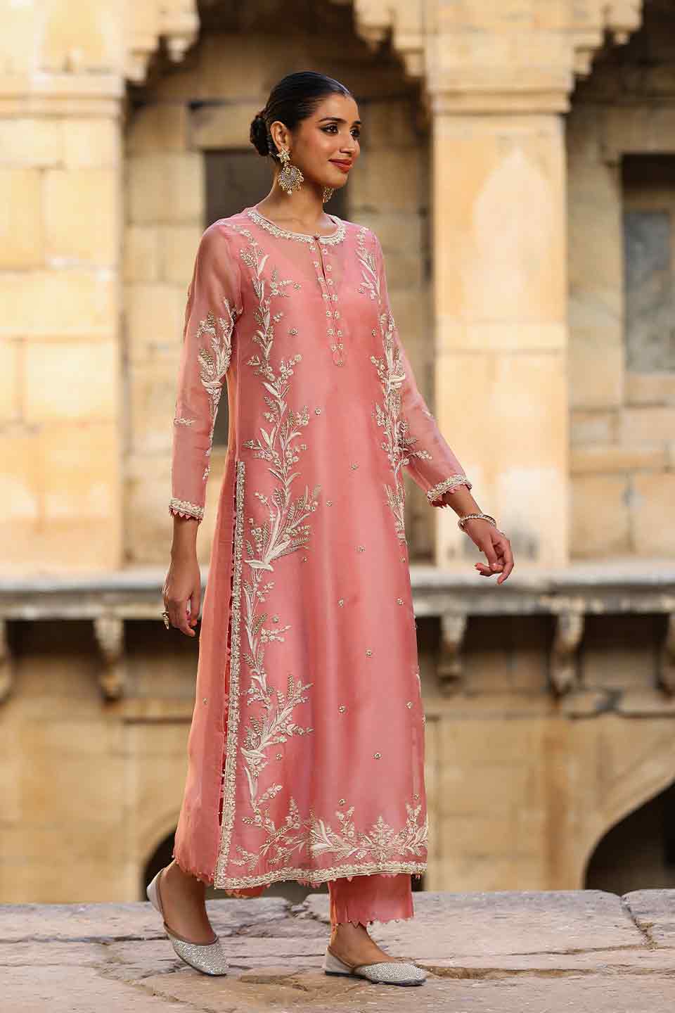 Vaayu Pink Phool Patti Kurta Set