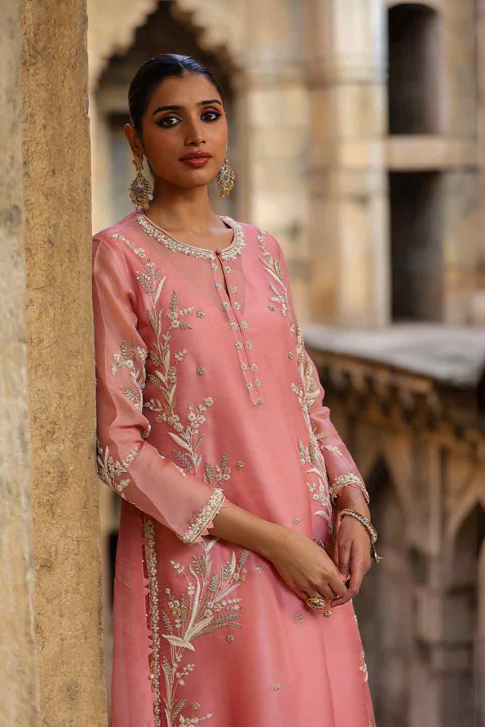 Vaayu Pink Phool Patti Kurta Set