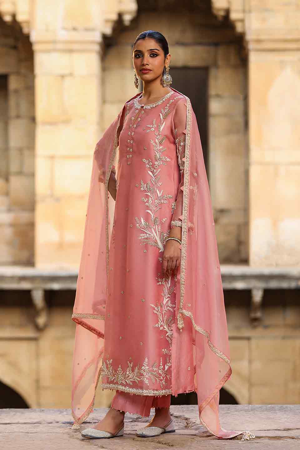 Vaayu Pink Phool Patti Kurta Set