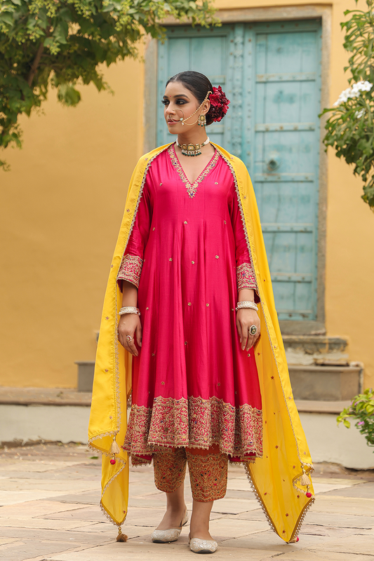 Bird Embroidered Neck Kalidar