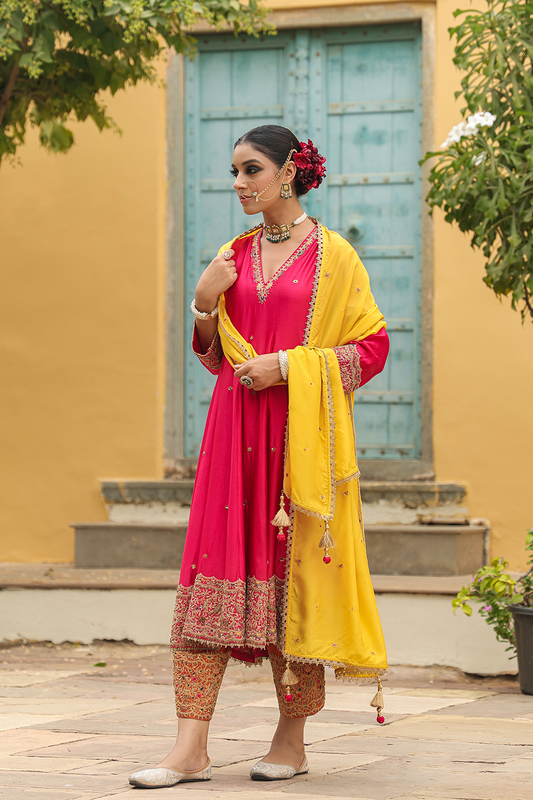 Bird Embroidered Neck Kalidar