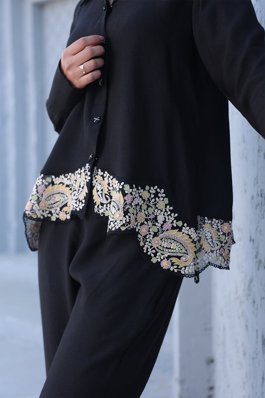 Black Dori Paisley Heavy Hem Shirt