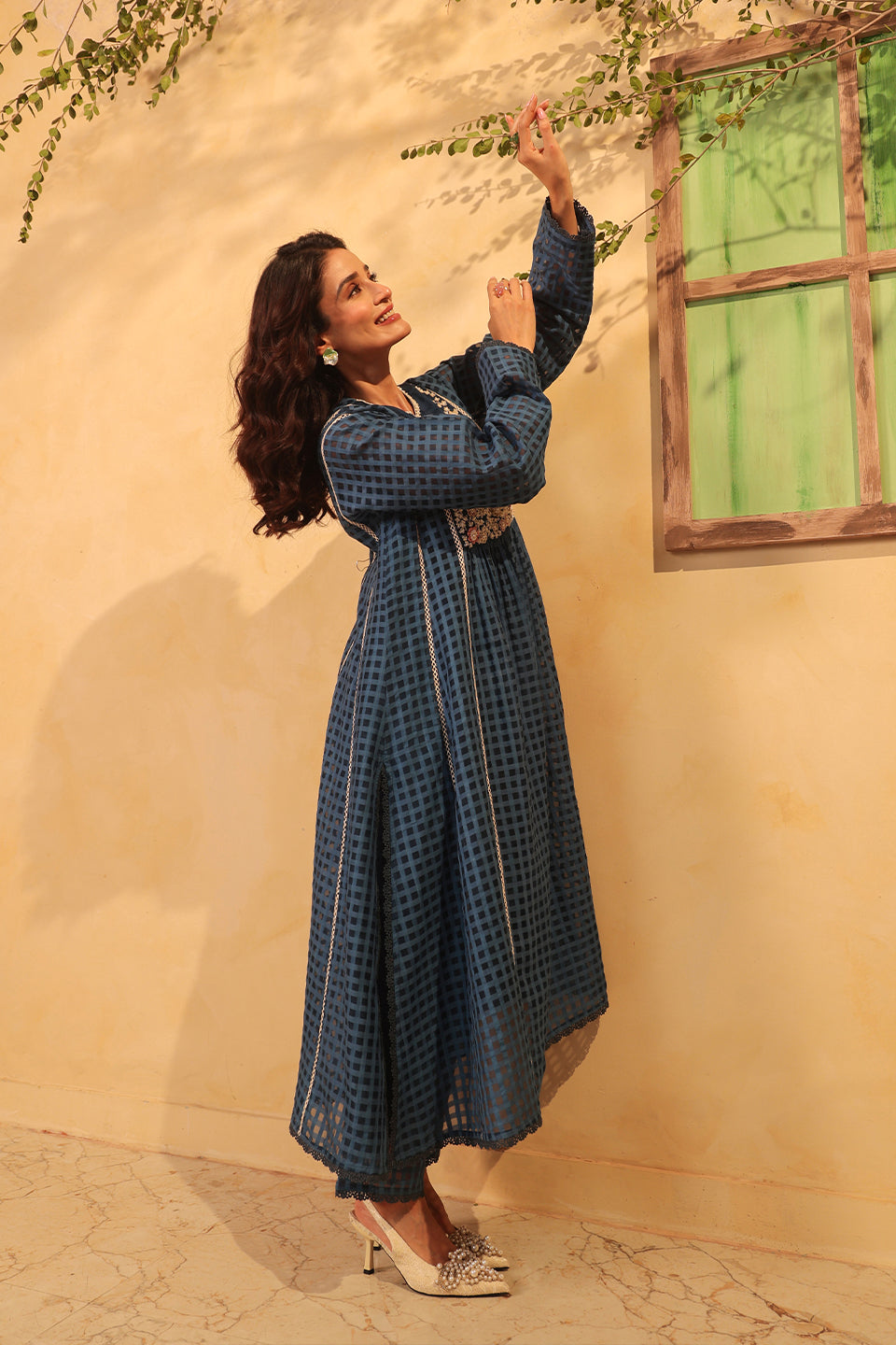 Vaayu Dark Blue Panelled Kalidar Set